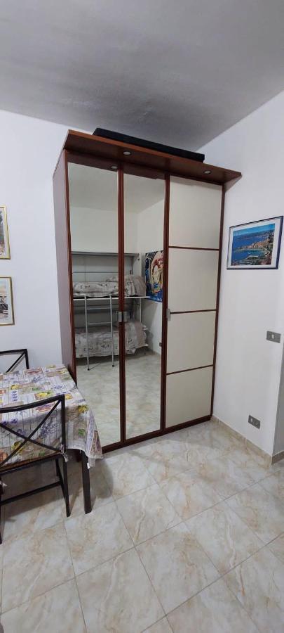 Ampio Monolocale Con Terrazzo - A 2 Passi Dal Mare Apartment Latte Exterior photo