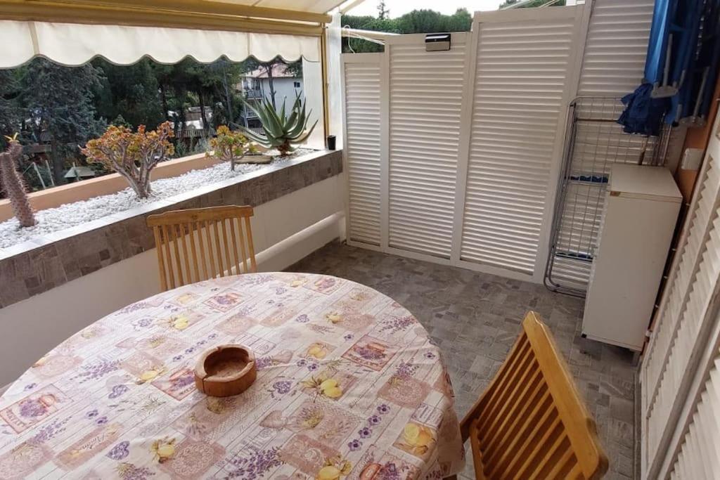 Ampio Monolocale Con Terrazzo - A 2 Passi Dal Mare Apartment Latte Exterior photo